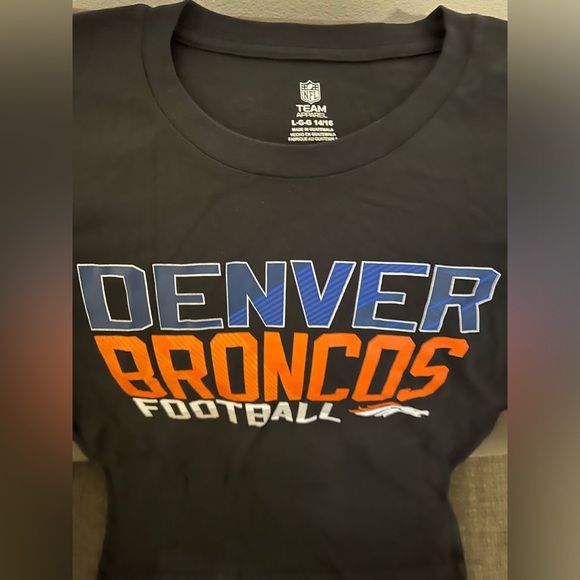 NFL Team Apparel Denver Broncos Football Black T-Shirt Youth Sz: L ( 14 / 16 ) - Picture 2 of 3